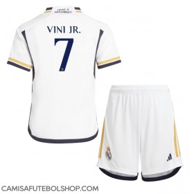 Camisa de time de futebol Real Madrid Vinicius Junior #7 Replicas 1º Equipamento Infantil 2023-24 Manga Curta (+ Calças curtas)